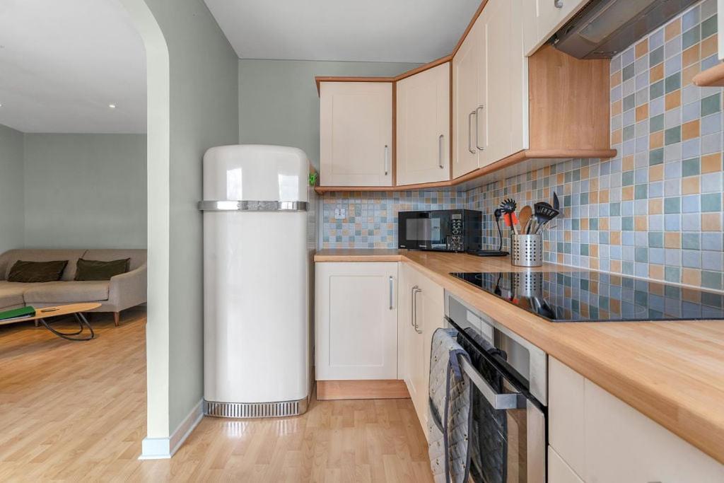 Ferienwohnung Guestready - Peaceful Retreat In Leith Edinburgh Exterior foto